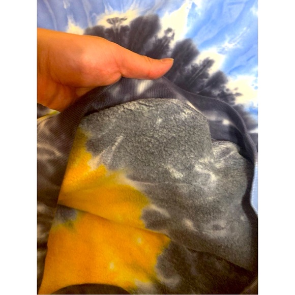 Tna CoZyaf  handmade embroidered color sweater in size M, made in china - Picture 4 of 6